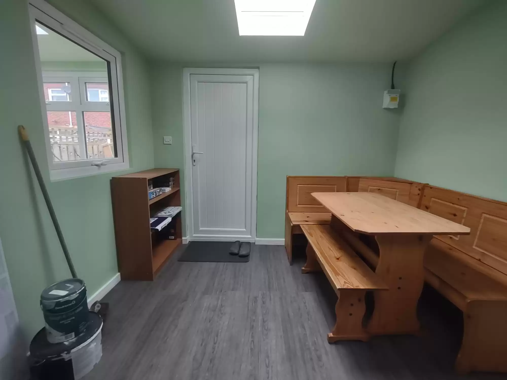 Insulated Garden Outbuilding in S6 Designed for Year-Round Workspace Use